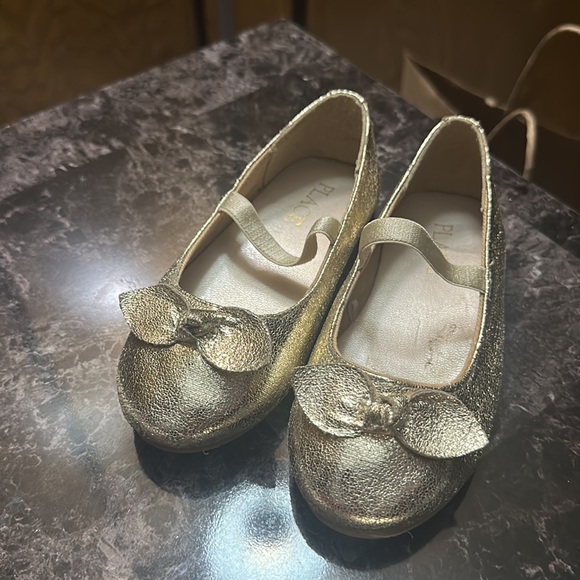 The children’s Place toddler girl gold flat size 7 worn once - Picture 2 of 3
